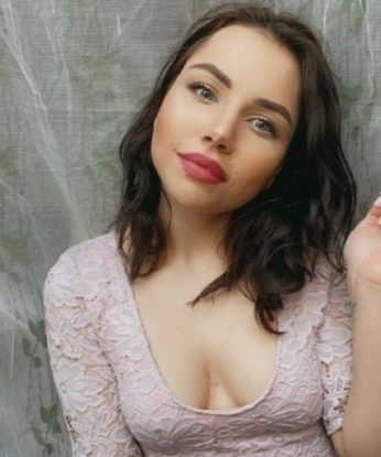 Александра, 25